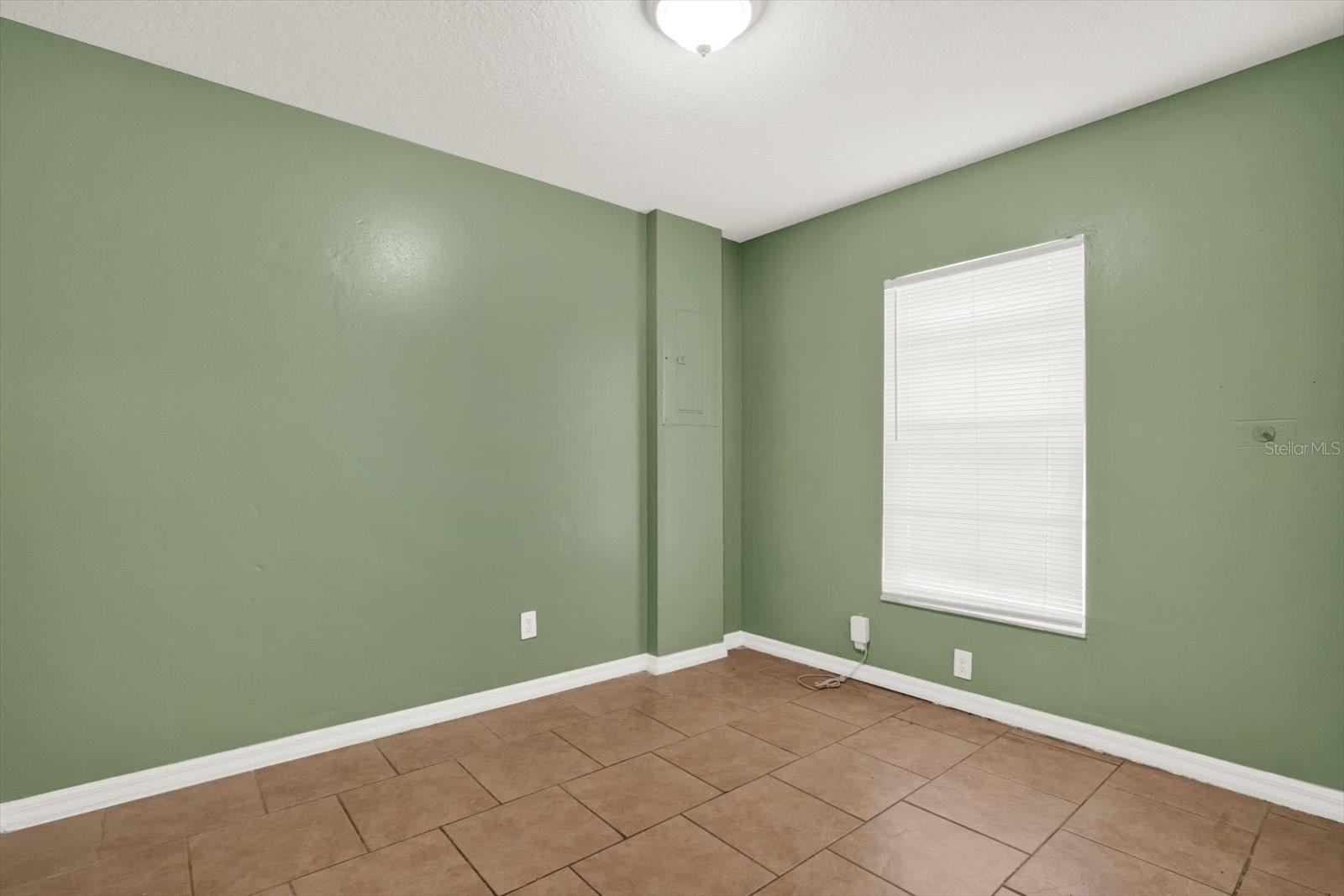 Listing photo id 14 for 3607 54th Street