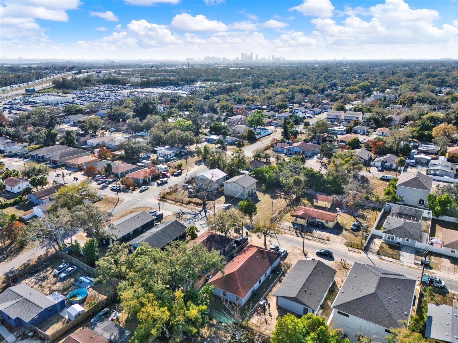 Listing photo id 18 for 3607 54th Street