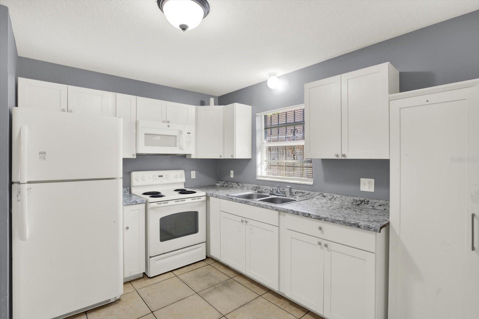 Listing photo id 1 for 3607 54th Street