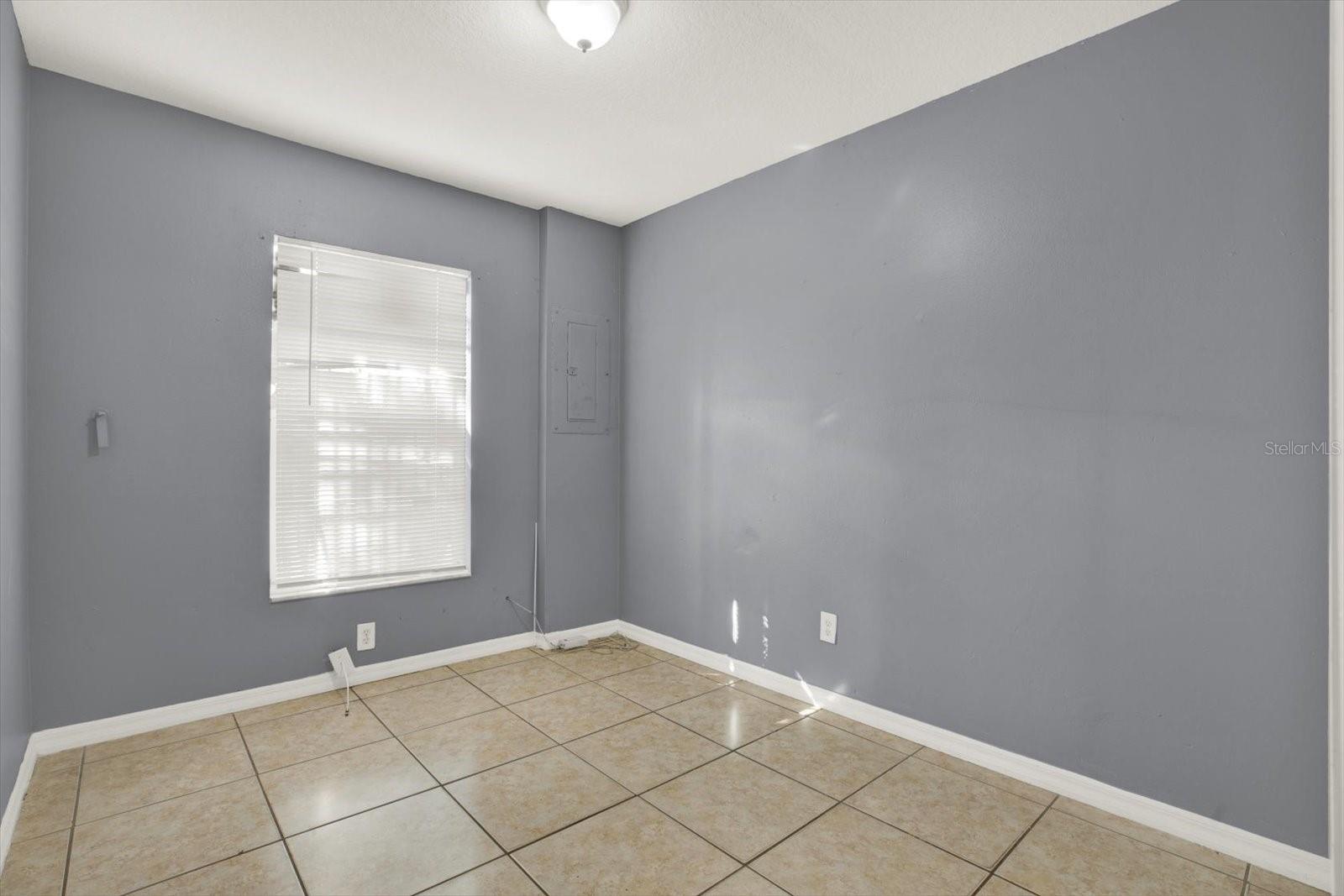 Listing photo id 3 for 3607 54th Street