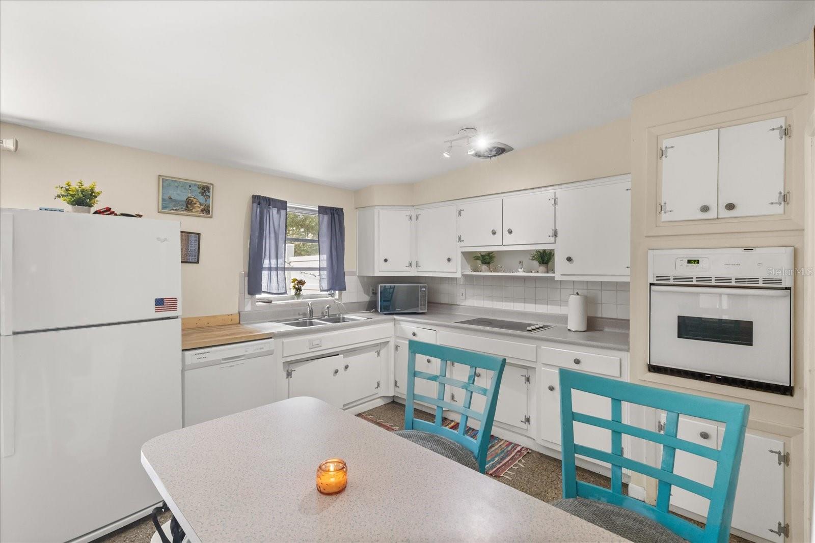 Image 12 of 40 For 1595 Howard Place A & B