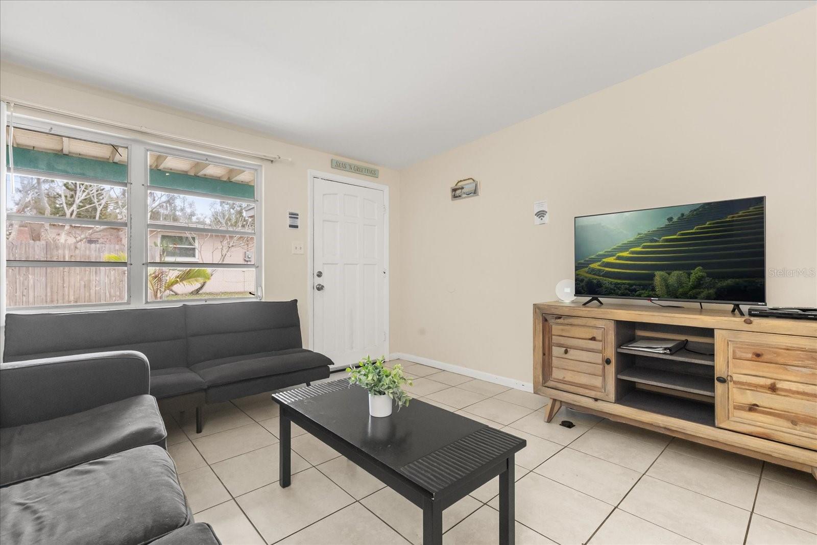 Image 22 of 40 For 1595 Howard Place A & B