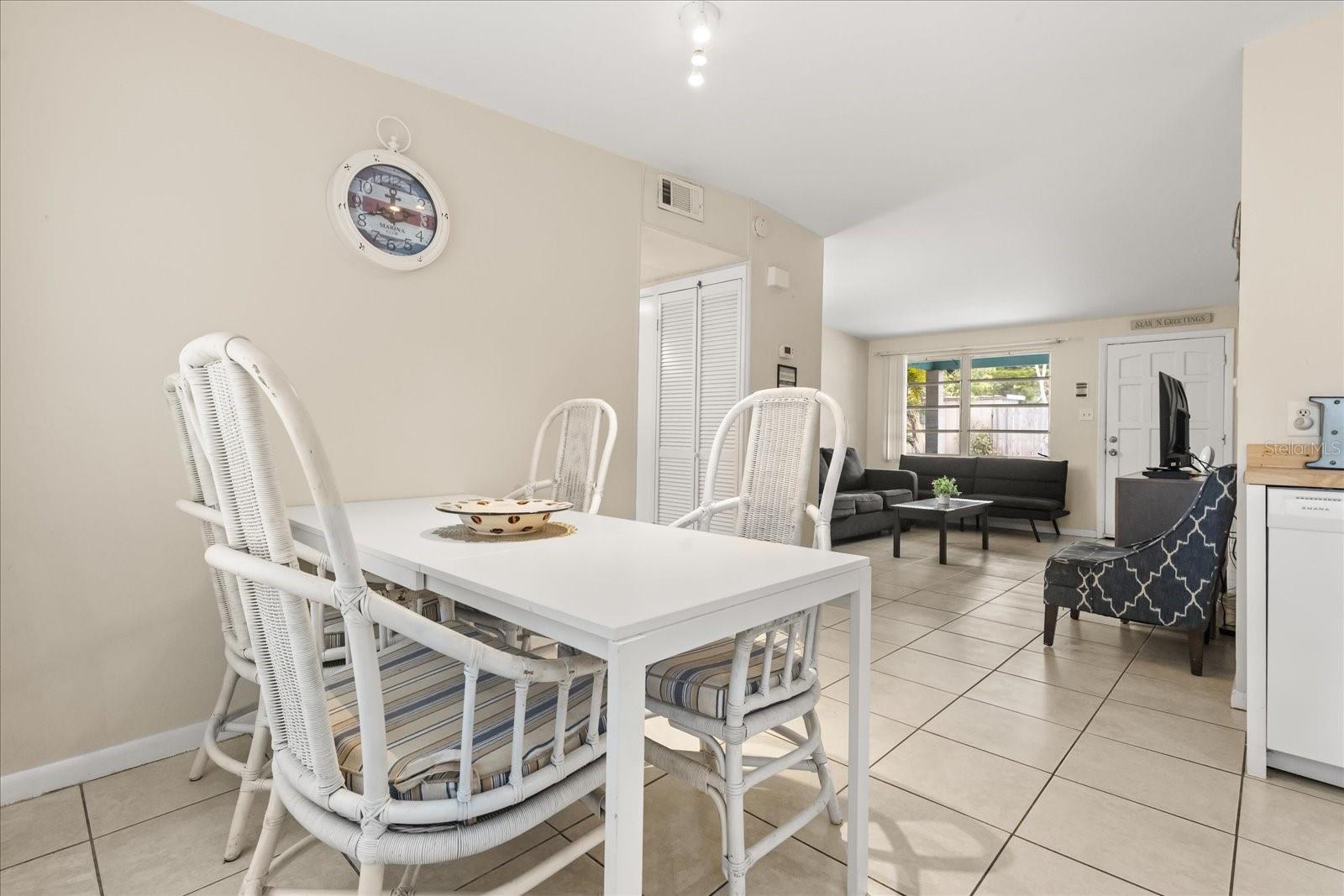 Image 23 of 40 For 1595 Howard Place A & B