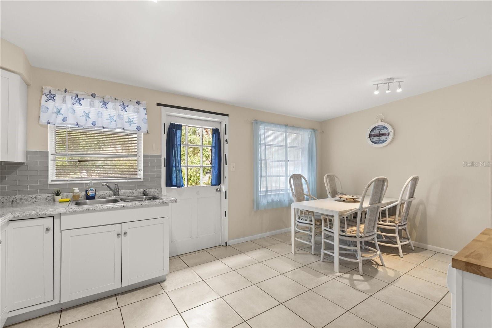 Image 24 of 40 For 1595 Howard Place A & B