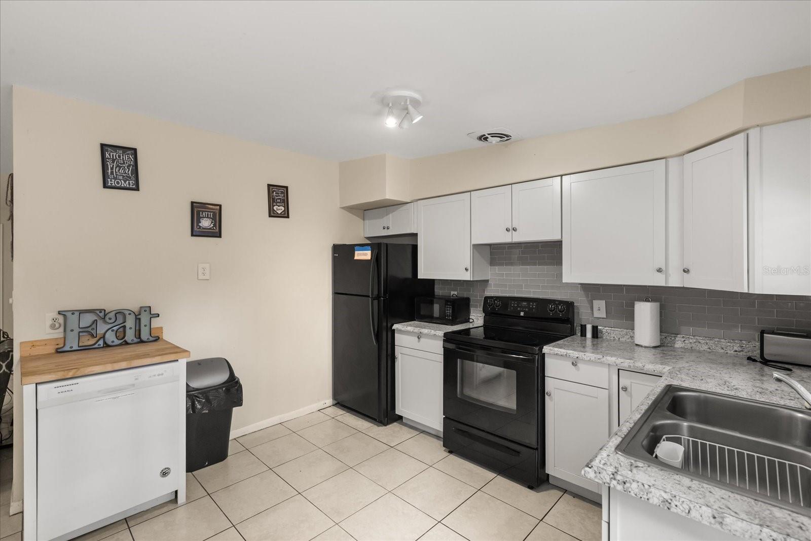 Image 26 of 40 For 1595 Howard Place A & B