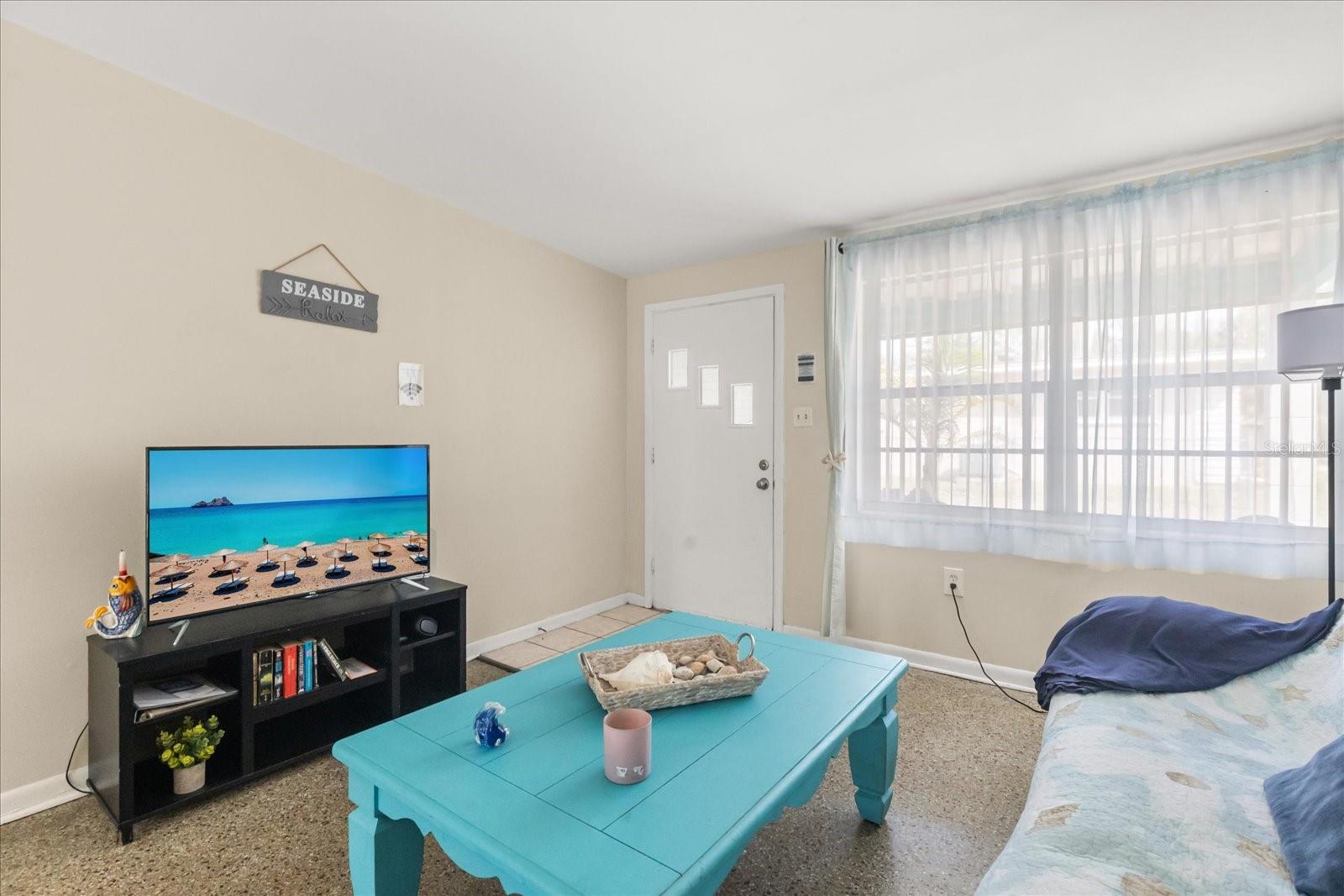 Image 8 of 40 For 1595 Howard Place A & B