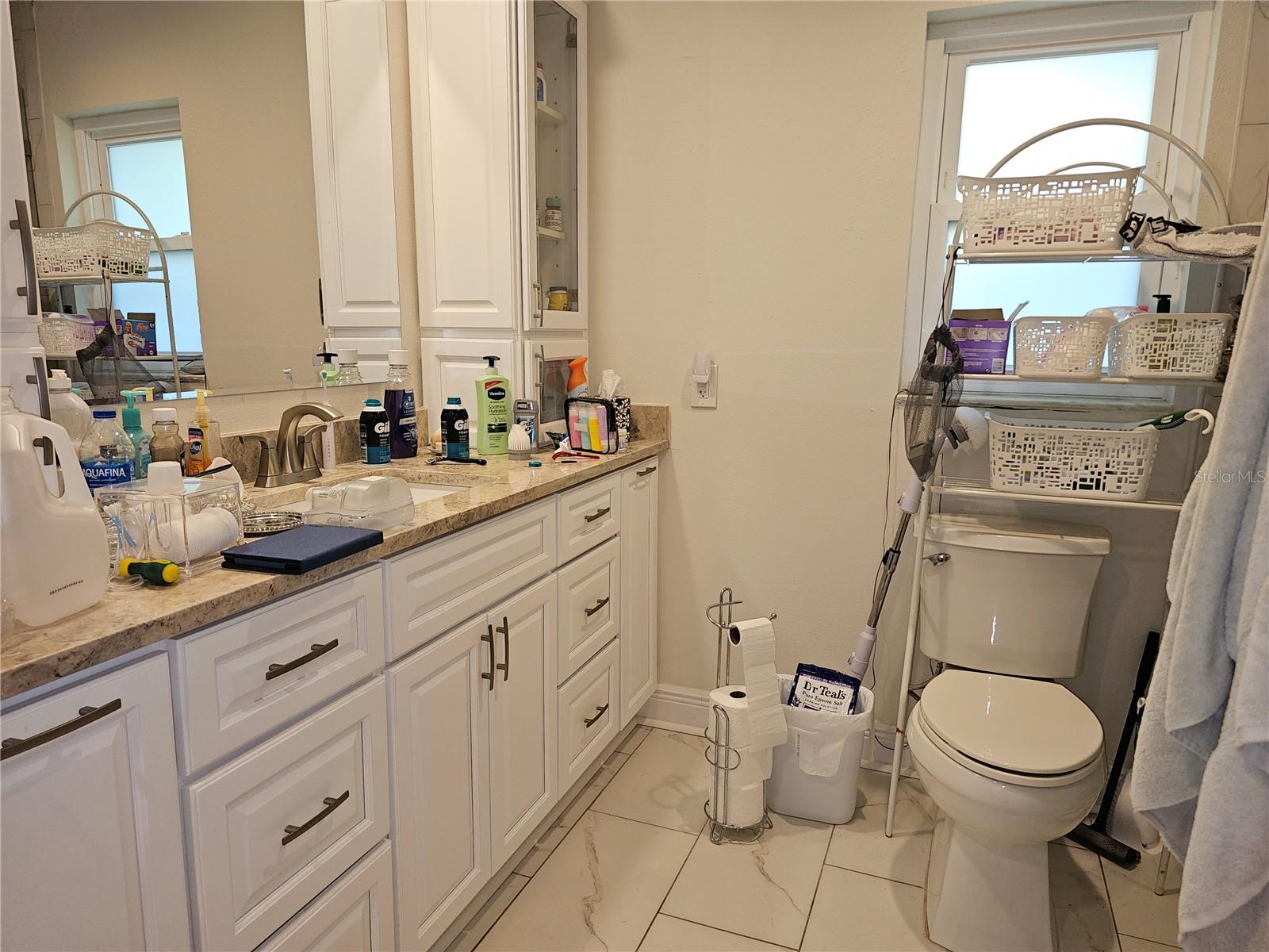 Image 17 of 31 For 5230 Venetian Boulevard Ne