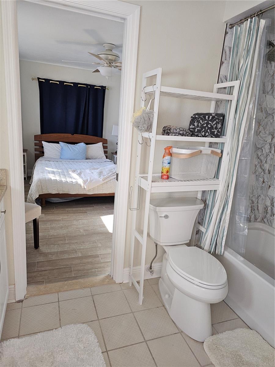 Image 19 of 31 For 5230 Venetian Boulevard Ne