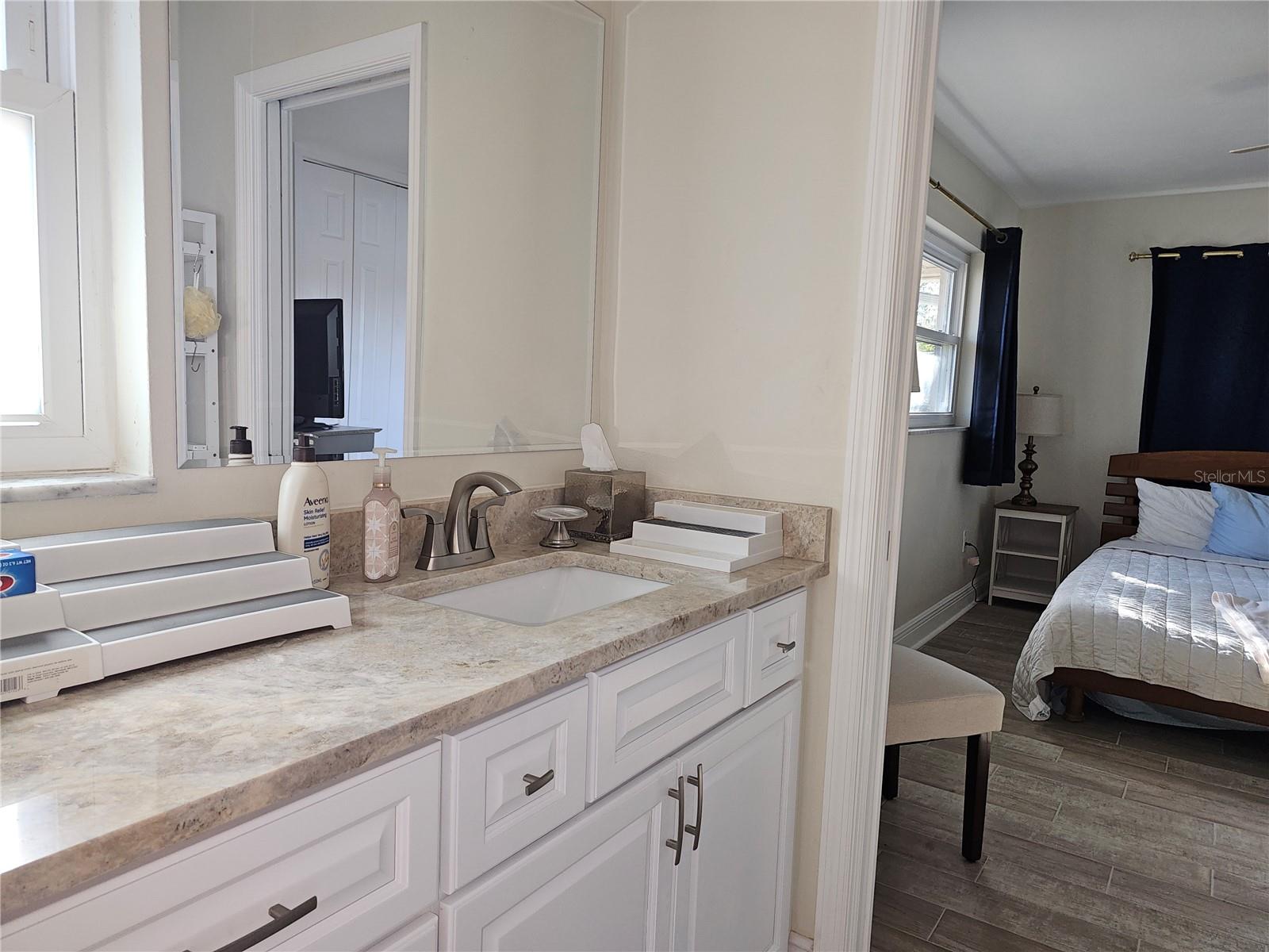 Image 20 of 31 For 5230 Venetian Boulevard Ne