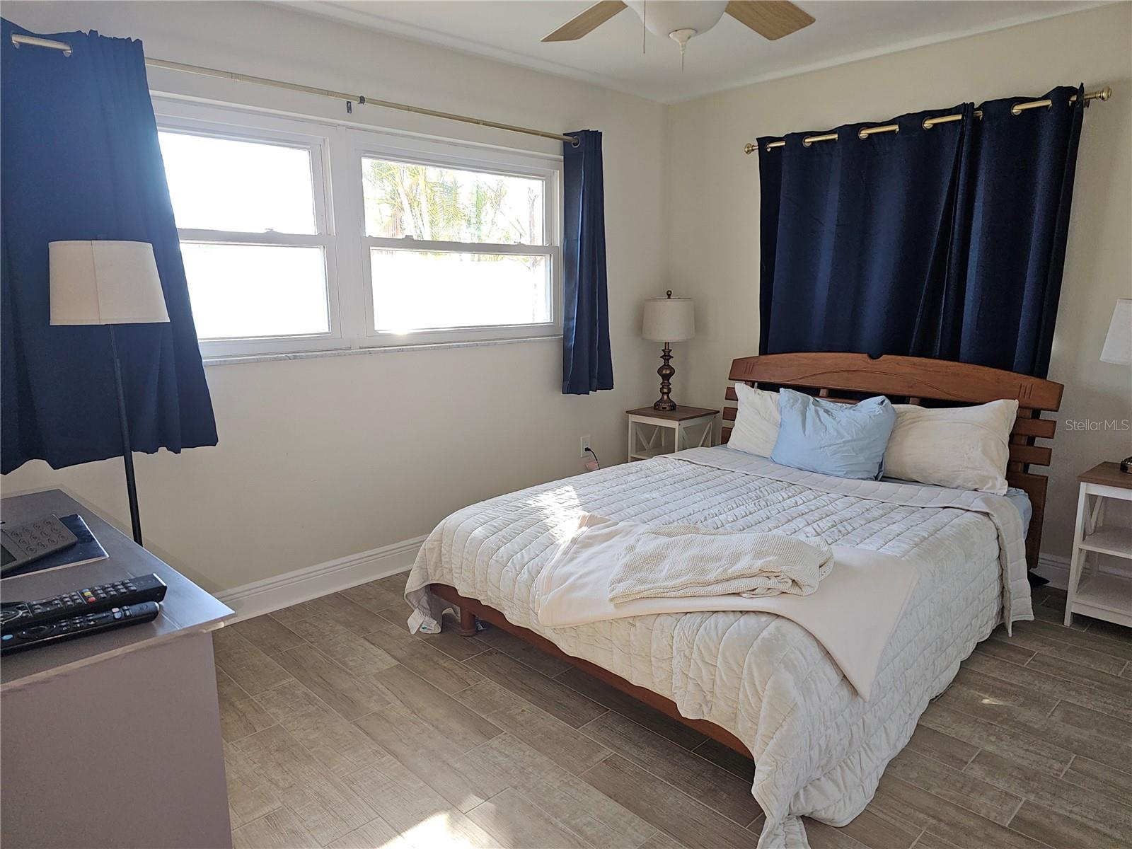 Image 21 of 31 For 5230 Venetian Boulevard Ne