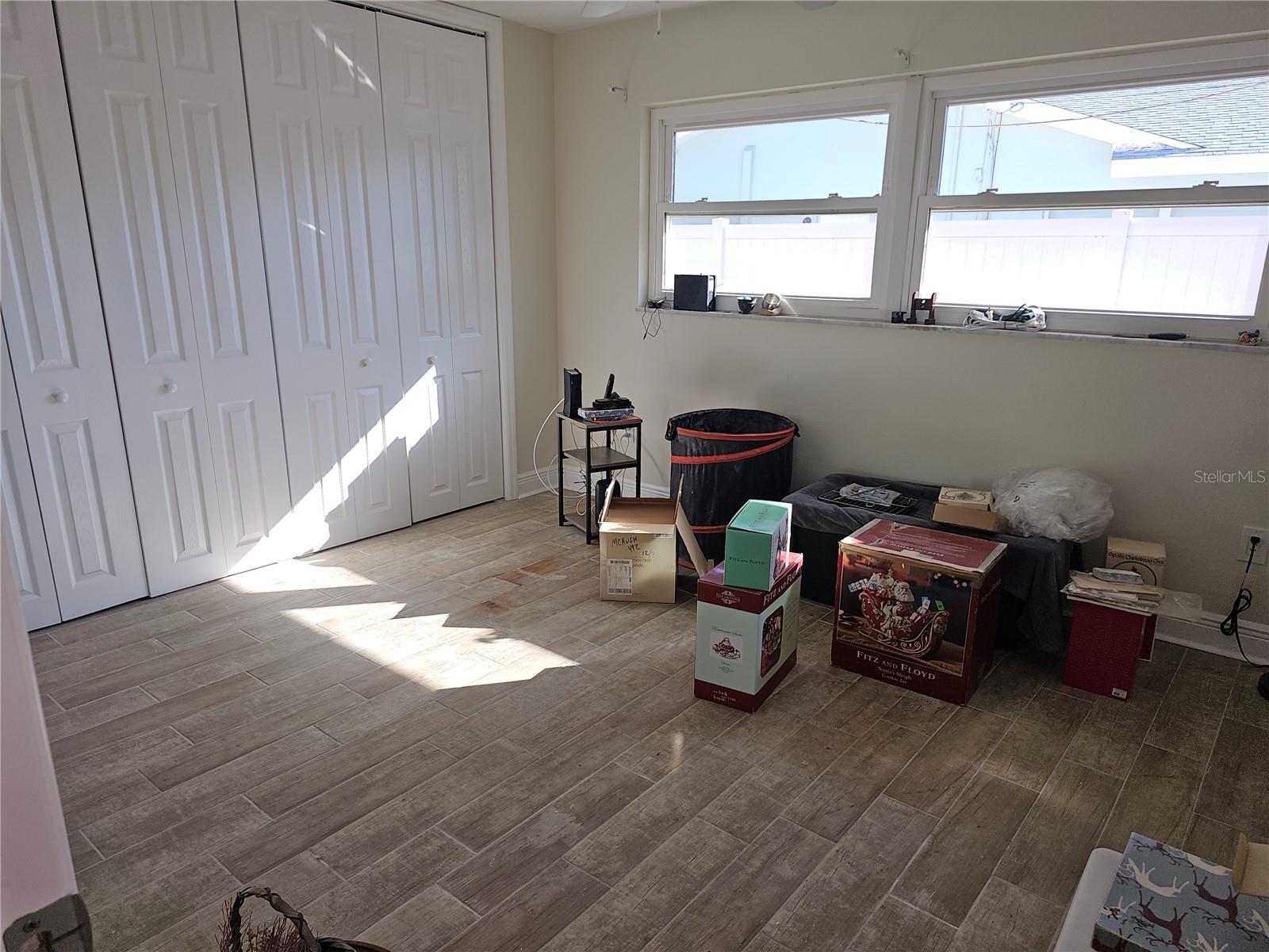 Image 23 of 31 For 5230 Venetian Boulevard Ne