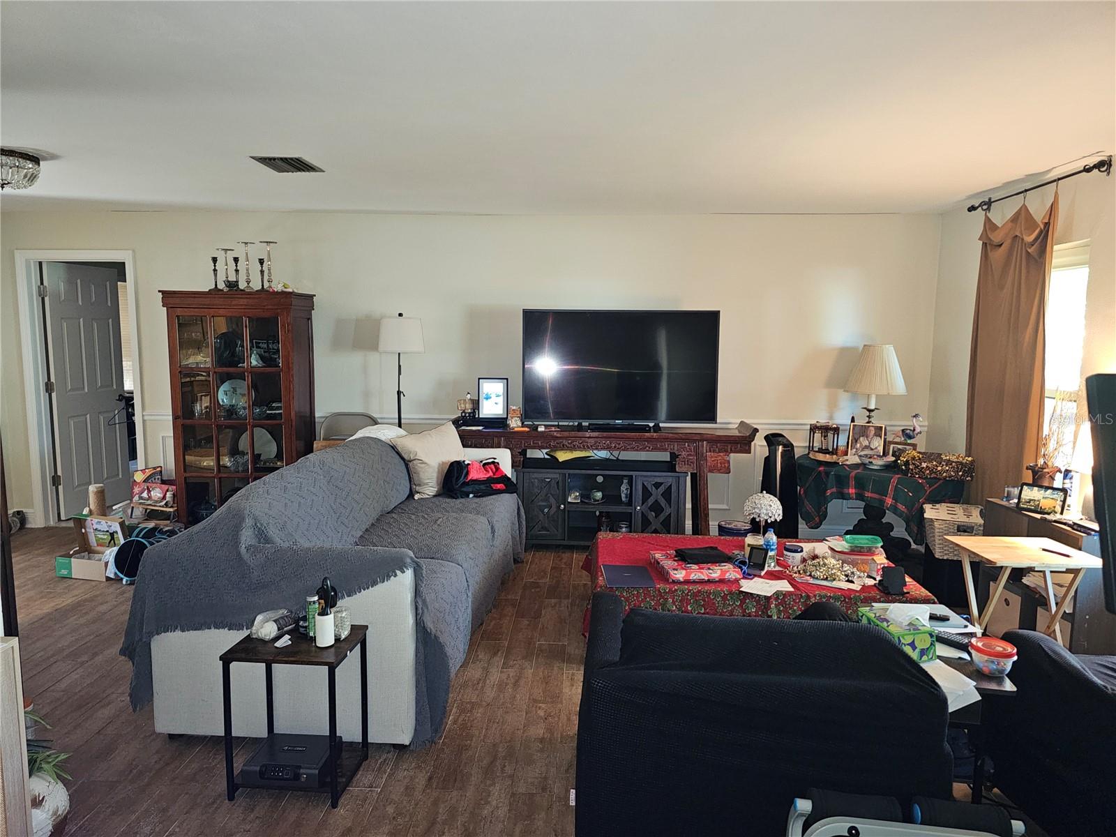 Image 3 of 31 For 5230 Venetian Boulevard Ne