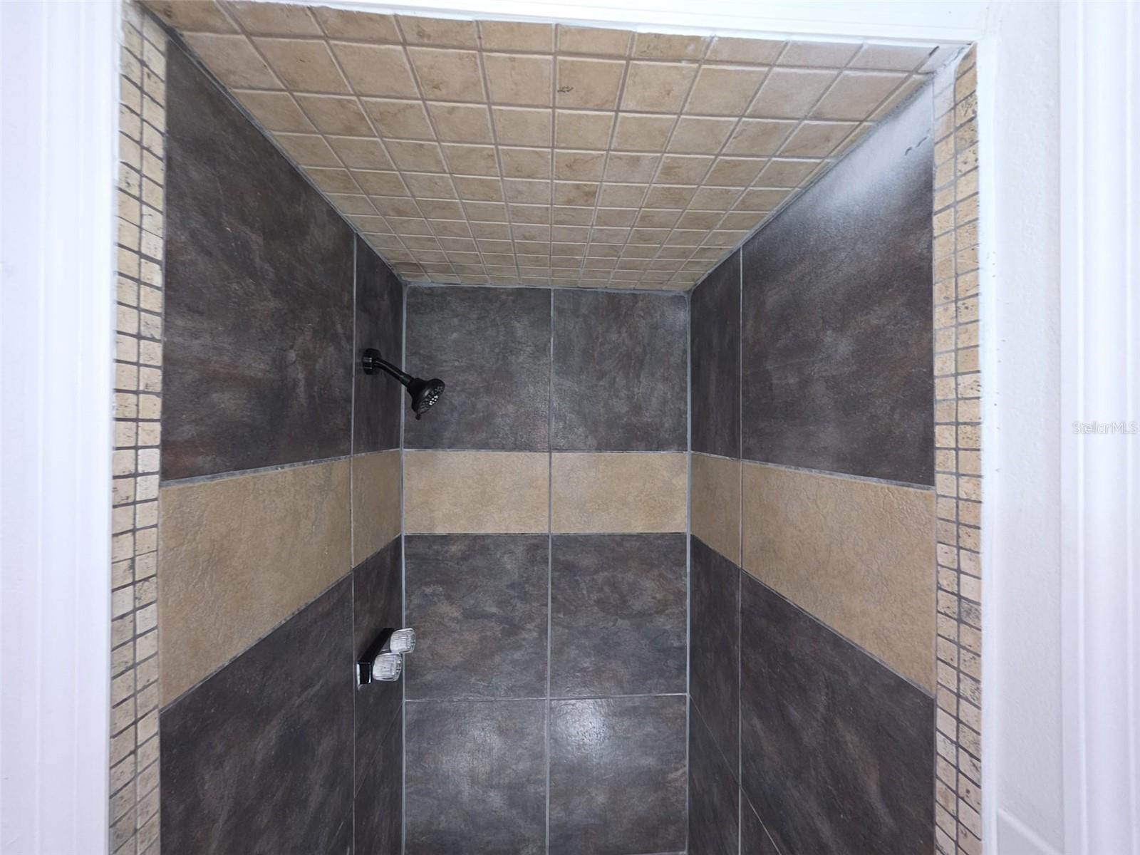 Image 14 of 34 For 16800 100th Court