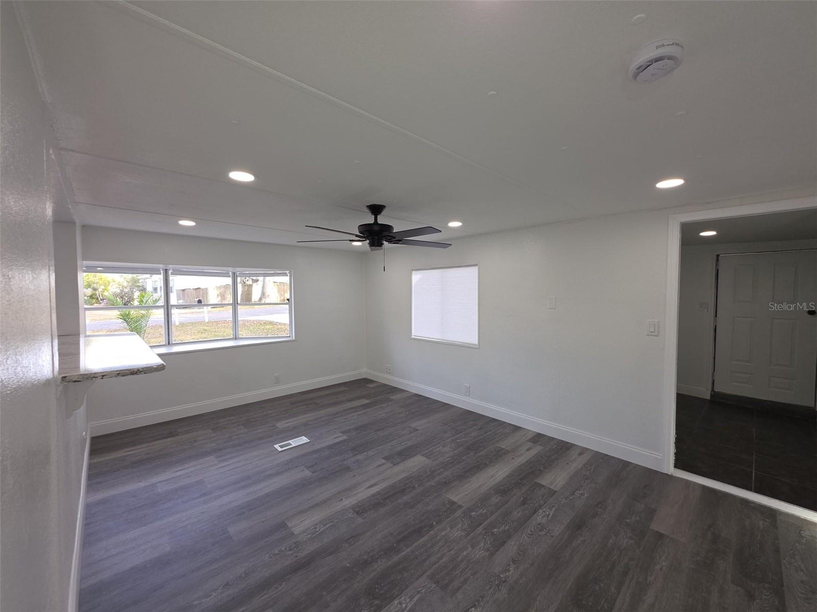 Image 17 of 34 For 16800 100th Court