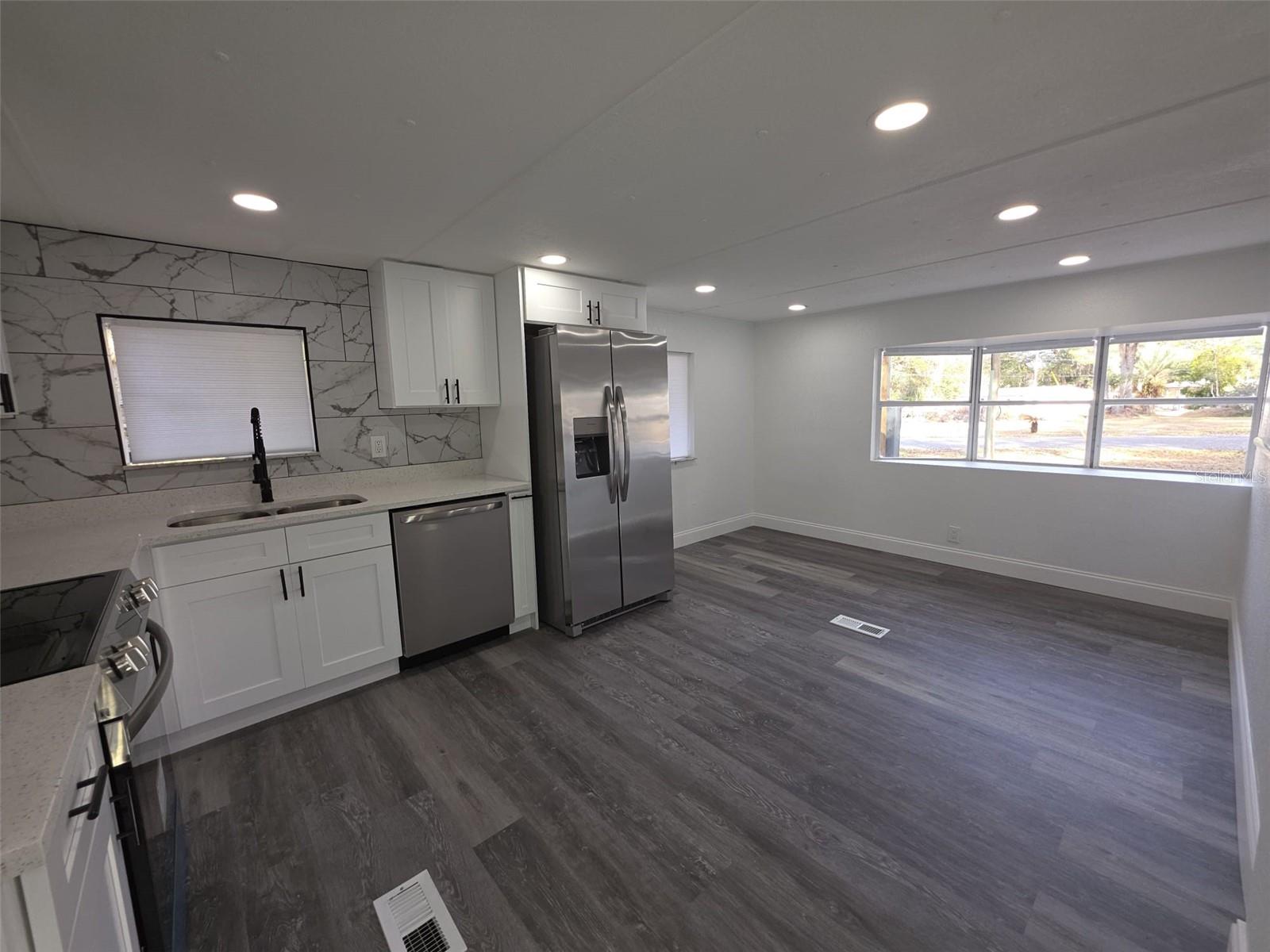 Image 18 of 34 For 16800 100th Court