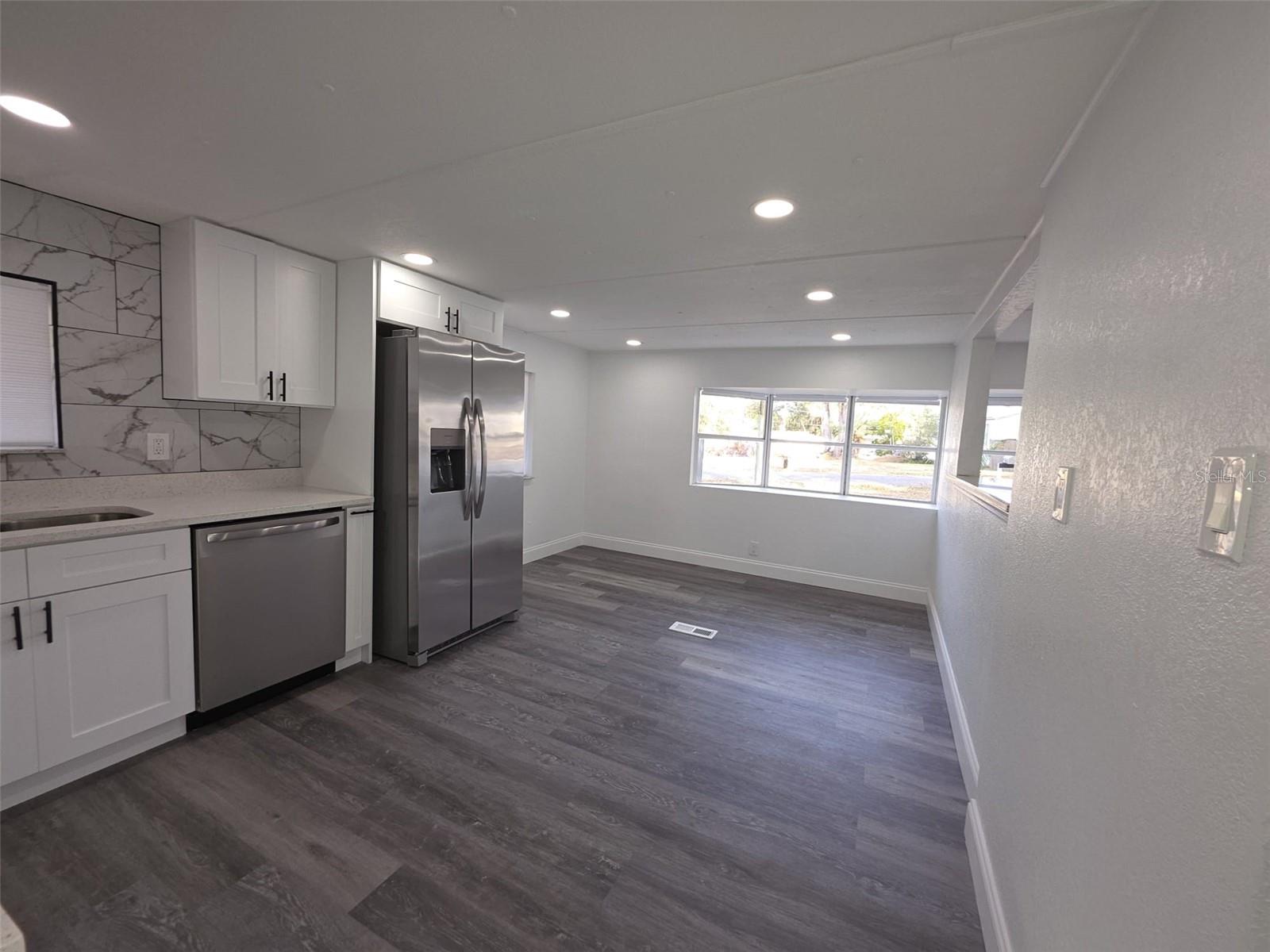 Image 19 of 34 For 16800 100th Court