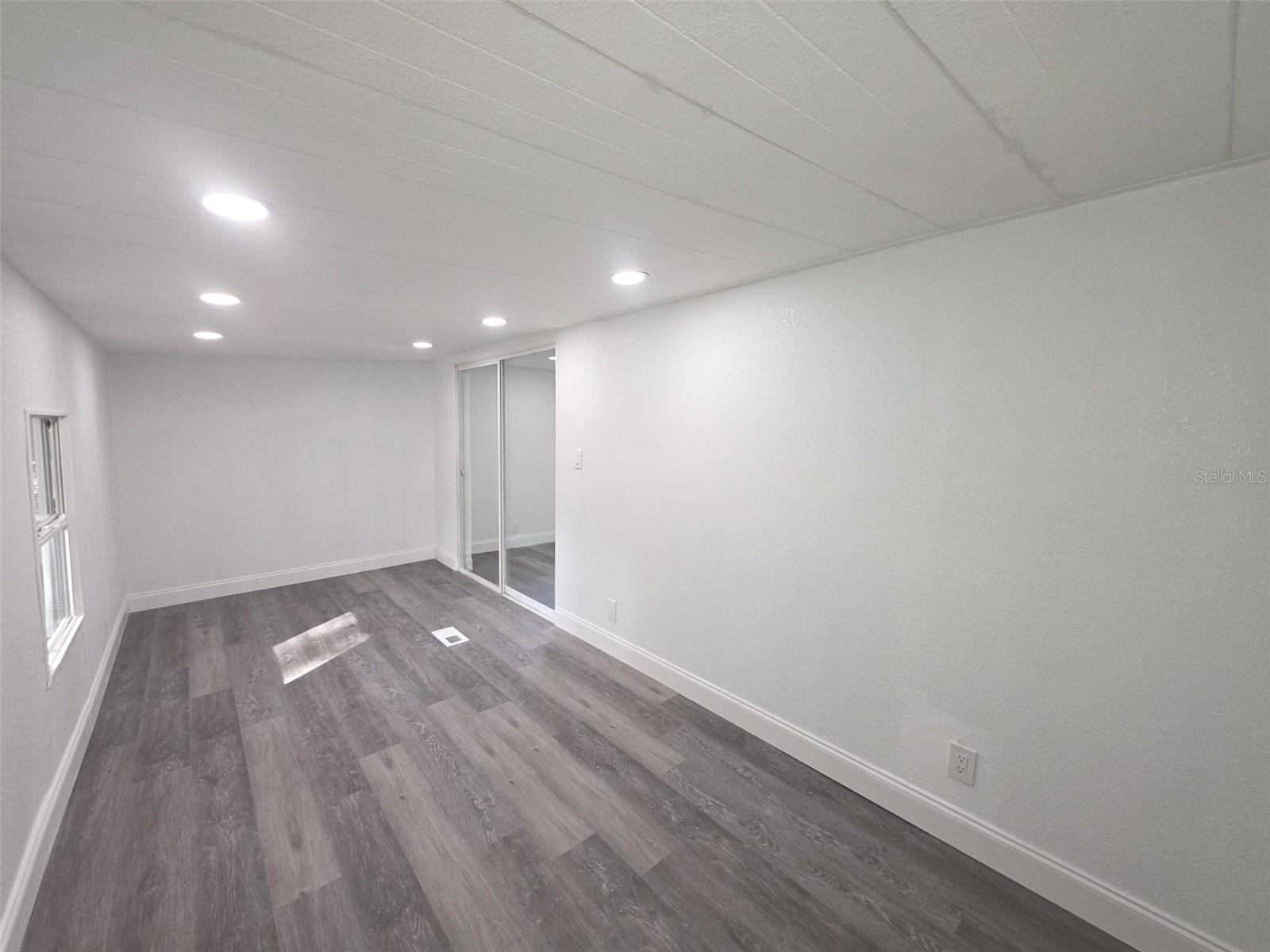 Image 29 of 34 For 16800 100th Court