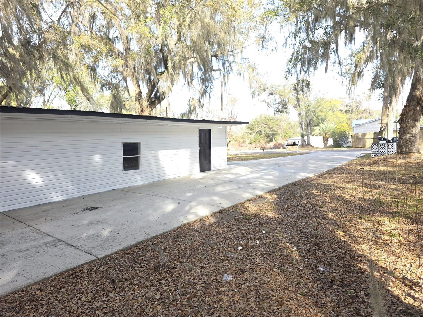 Image 3 of 34 For 16800 100th Court