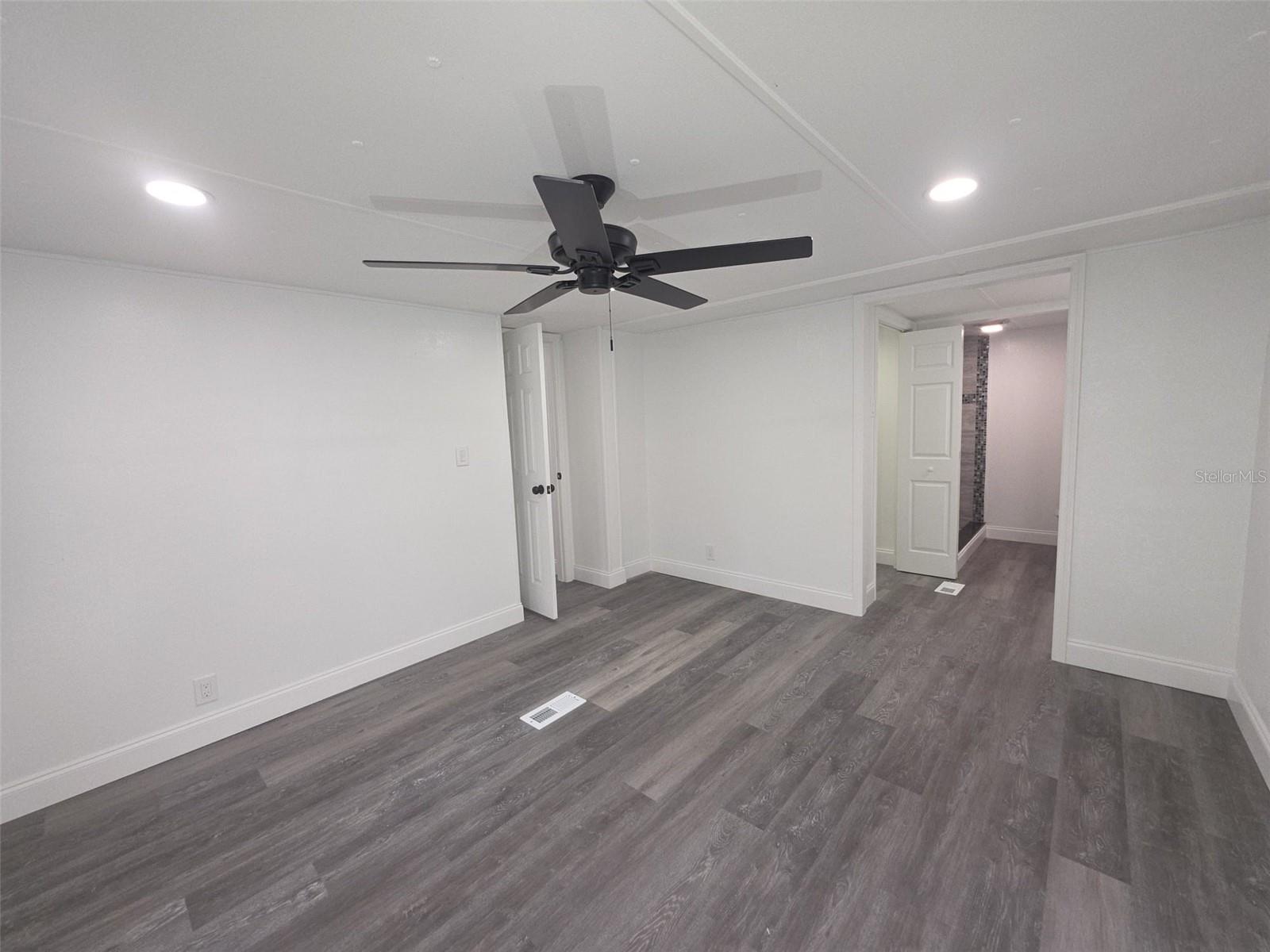 Image 30 of 34 For 16800 100th Court