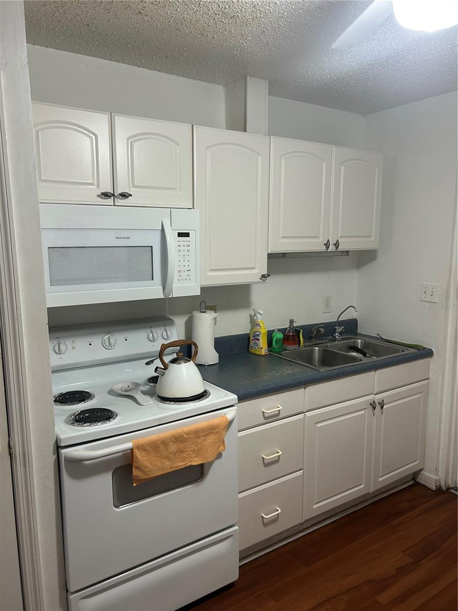 Image 6 of 28 For 3025 Brookview Avenue