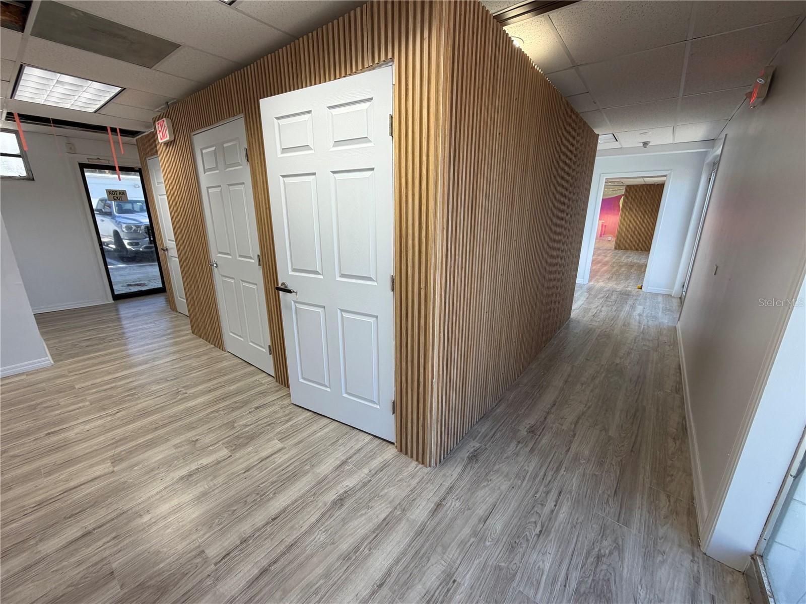 Image 17 of 19 For 3418 Swann Avenue 200