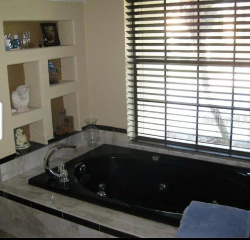 Image 10 of 17 For 2813 Amberly Court