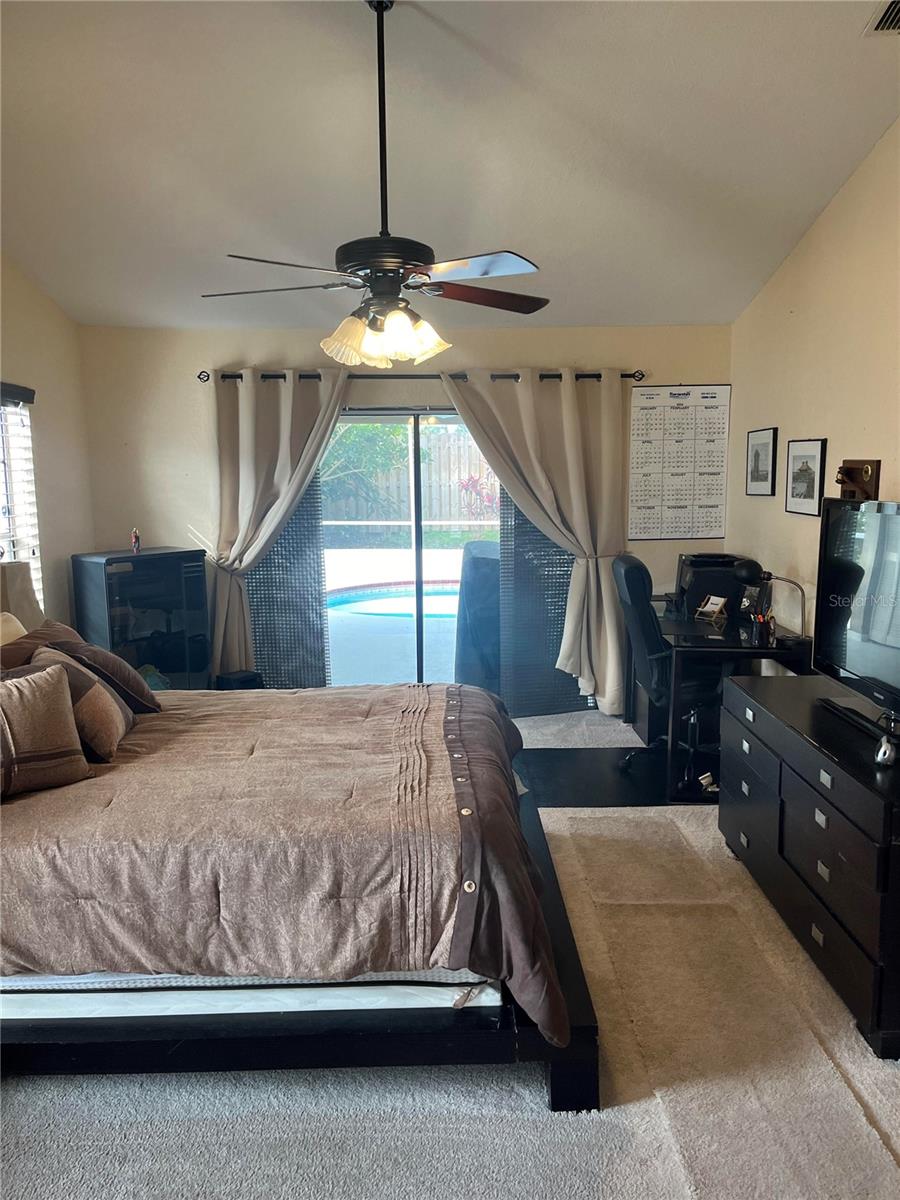 Image 15 of 17 For 2813 Amberly Court