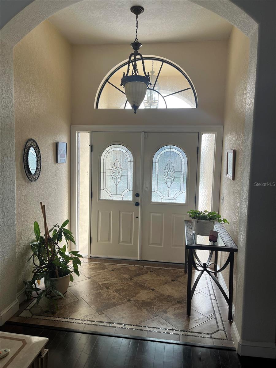 Image 4 of 17 For 2813 Amberly Court