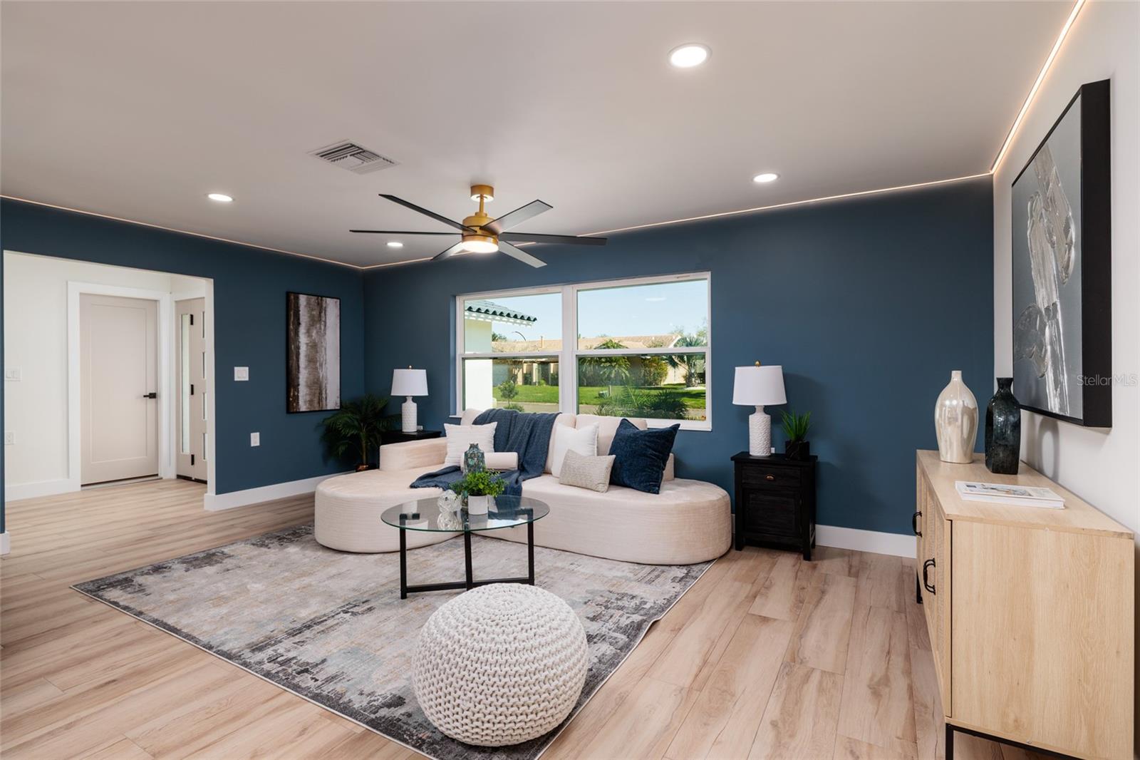 Listing photo id 8 for 1985 Michigan Avenue Ne