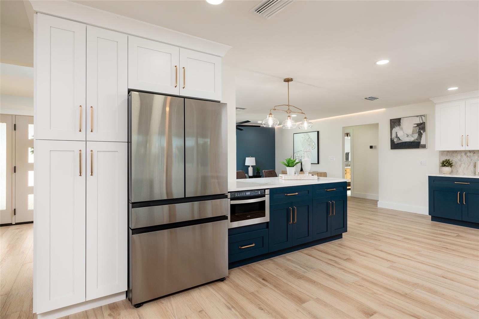 Listing photo id 12 for 1985 Michigan Avenue Ne