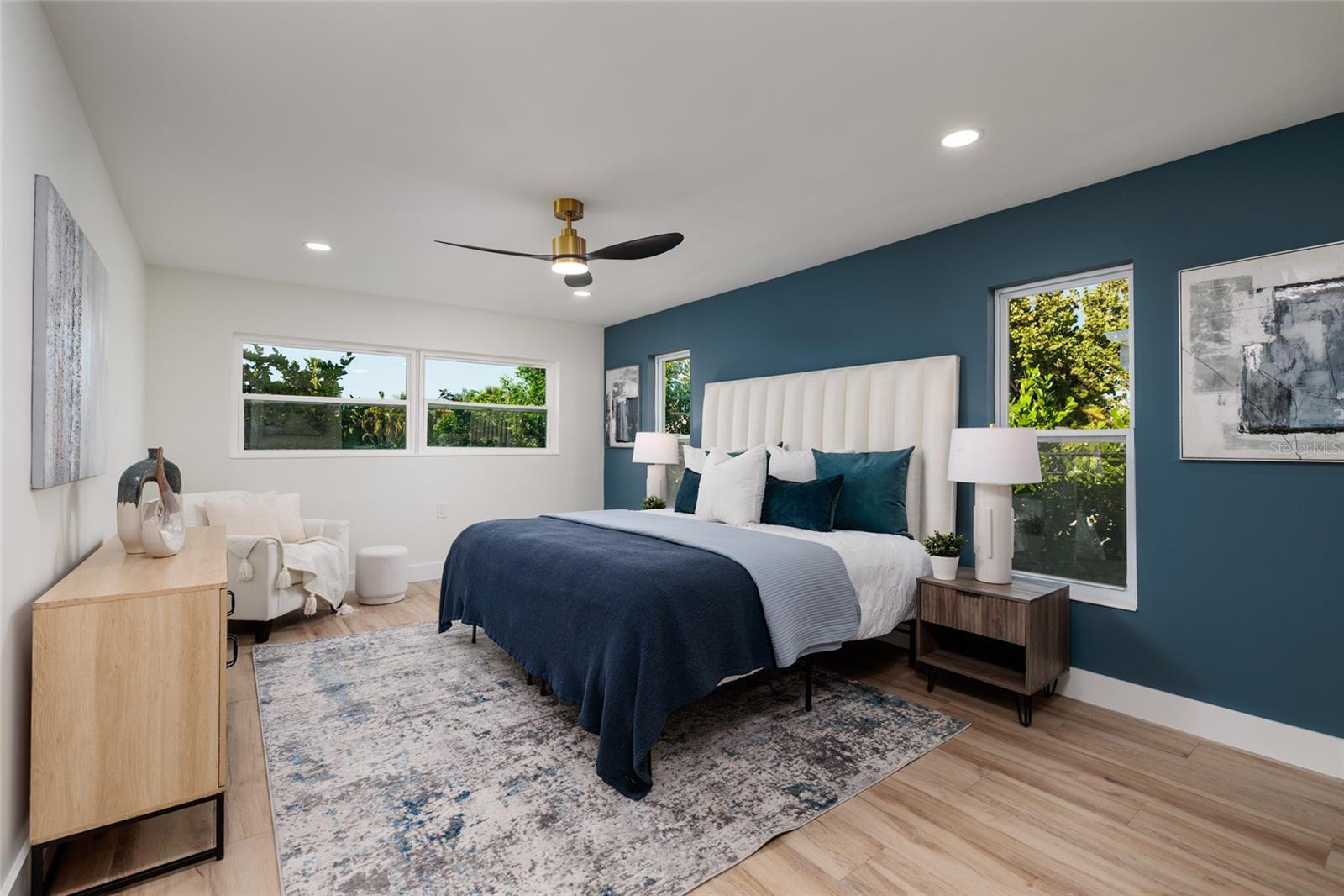 Listing photo id 15 for 1985 Michigan Avenue Ne