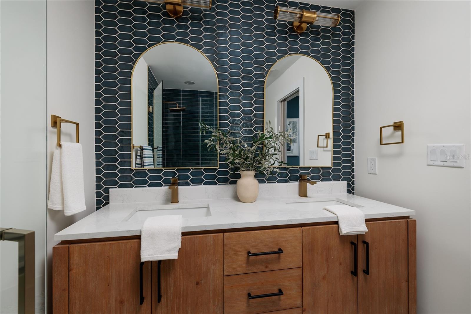 Listing photo id 18 for 1985 Michigan Avenue Ne