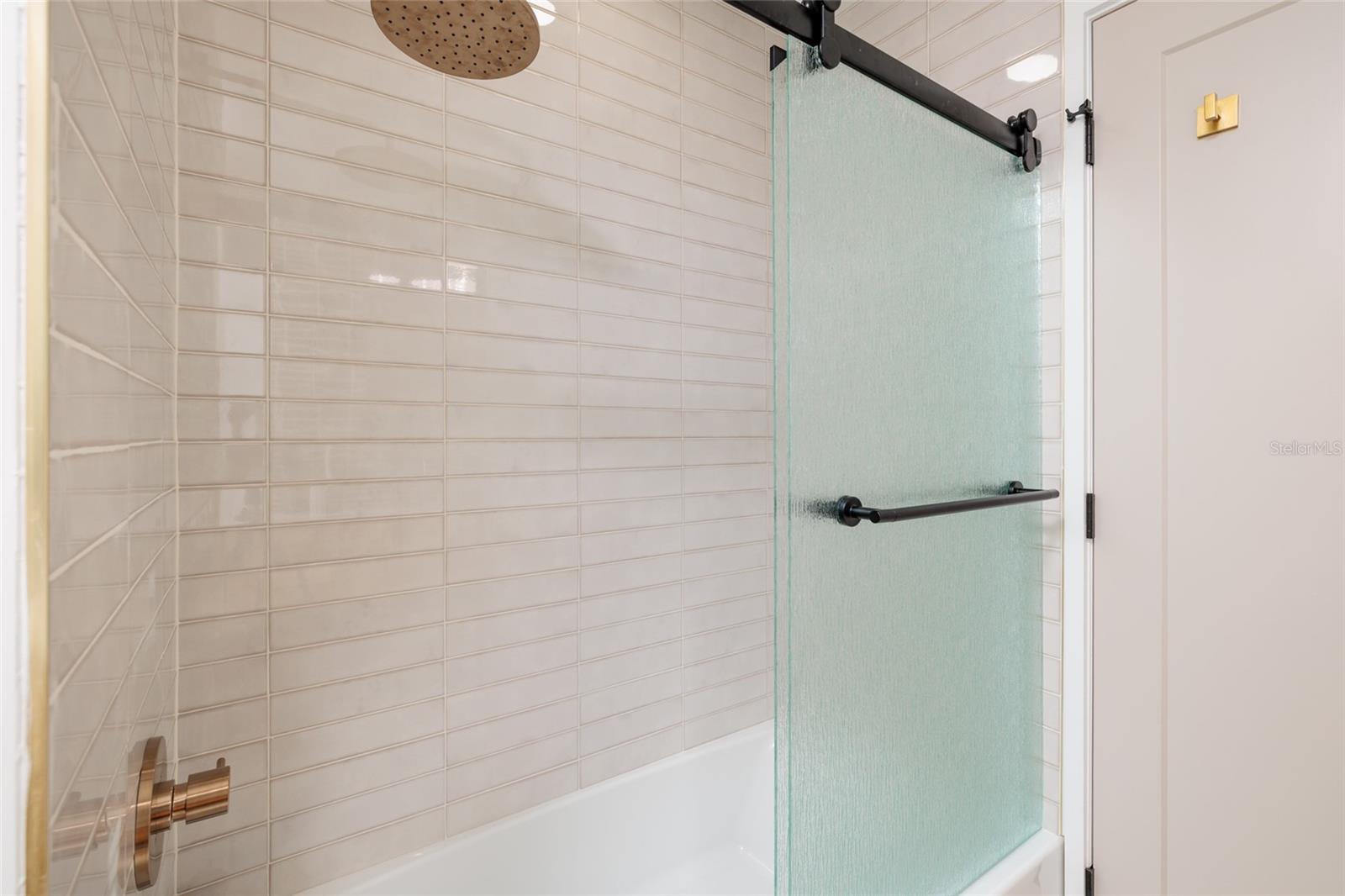 Listing photo id 22 for 1985 Michigan Avenue Ne