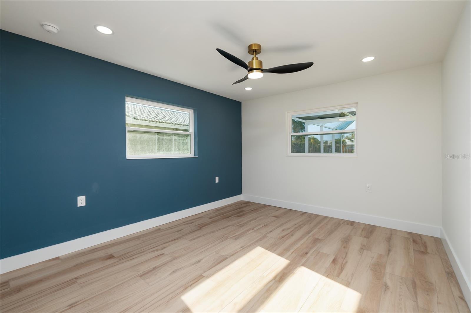 Listing photo id 23 for 1985 Michigan Avenue Ne