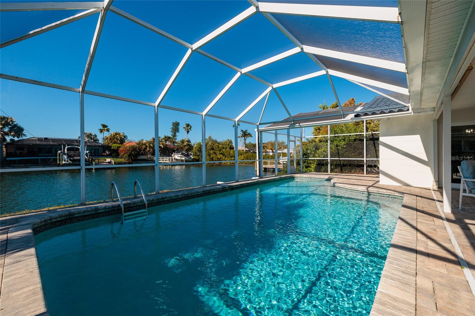 Listing photo id 24 for 1985 Michigan Avenue Ne