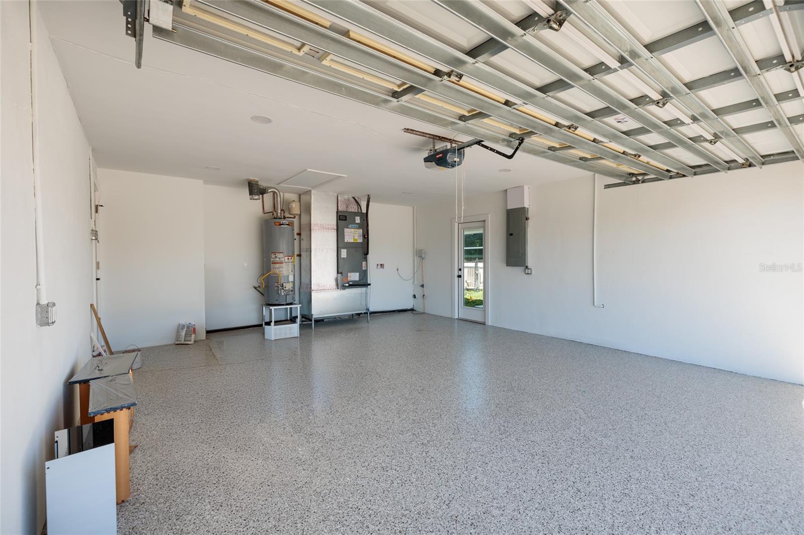 Listing photo id 30 for 1985 Michigan Avenue Ne