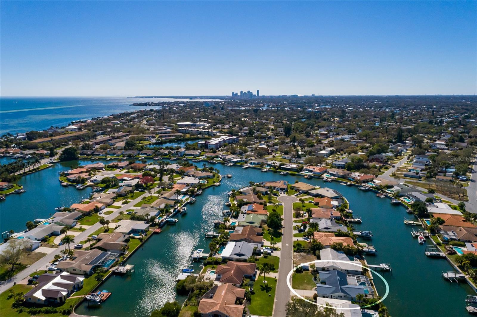 Listing photo id 35 for 1985 Michigan Avenue Ne