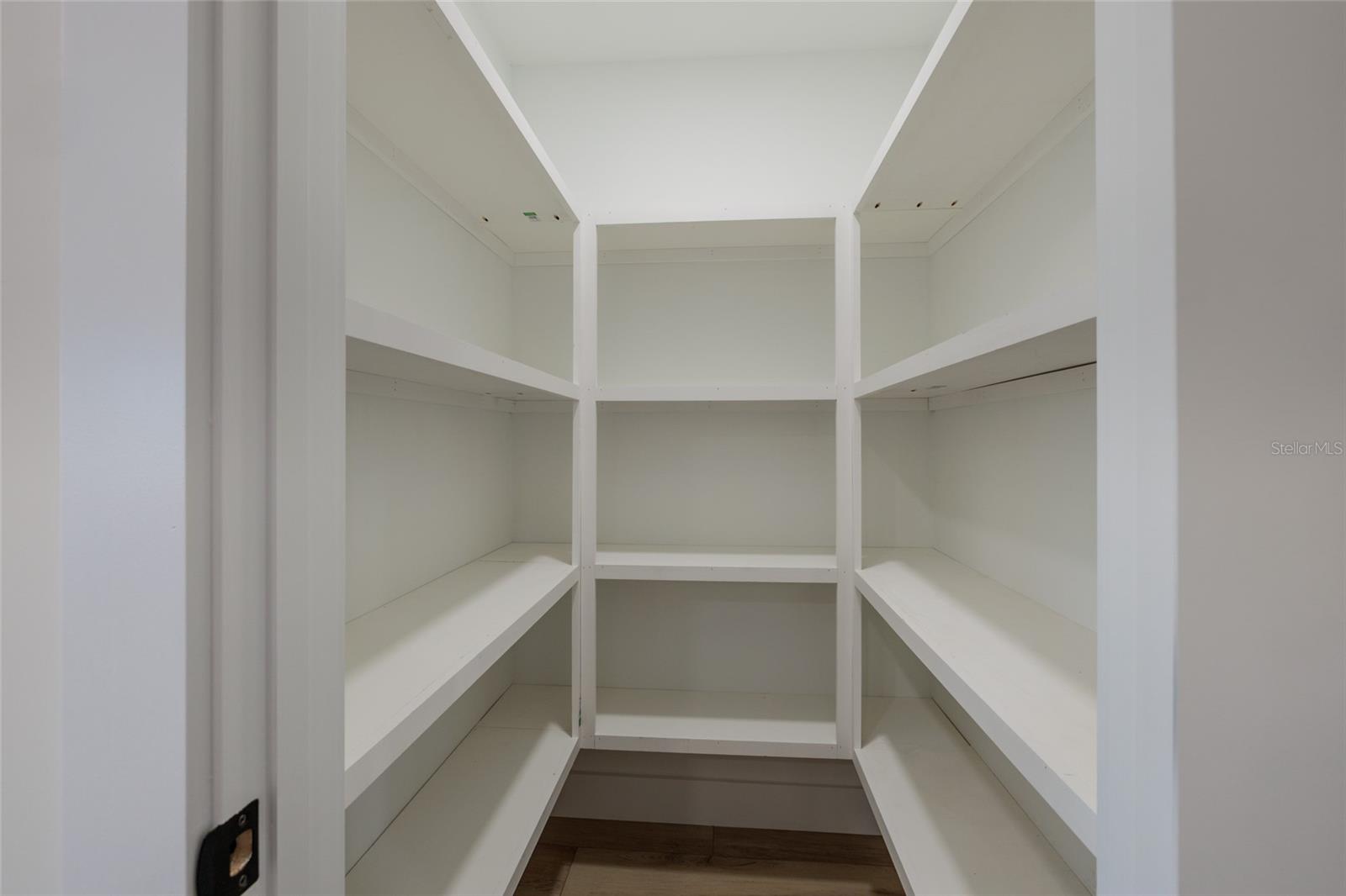 Listing photo id 39 for 1985 Michigan Avenue Ne