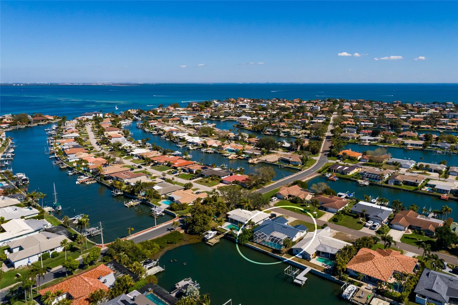 Listing photo id 42 for 1985 Michigan Avenue Ne