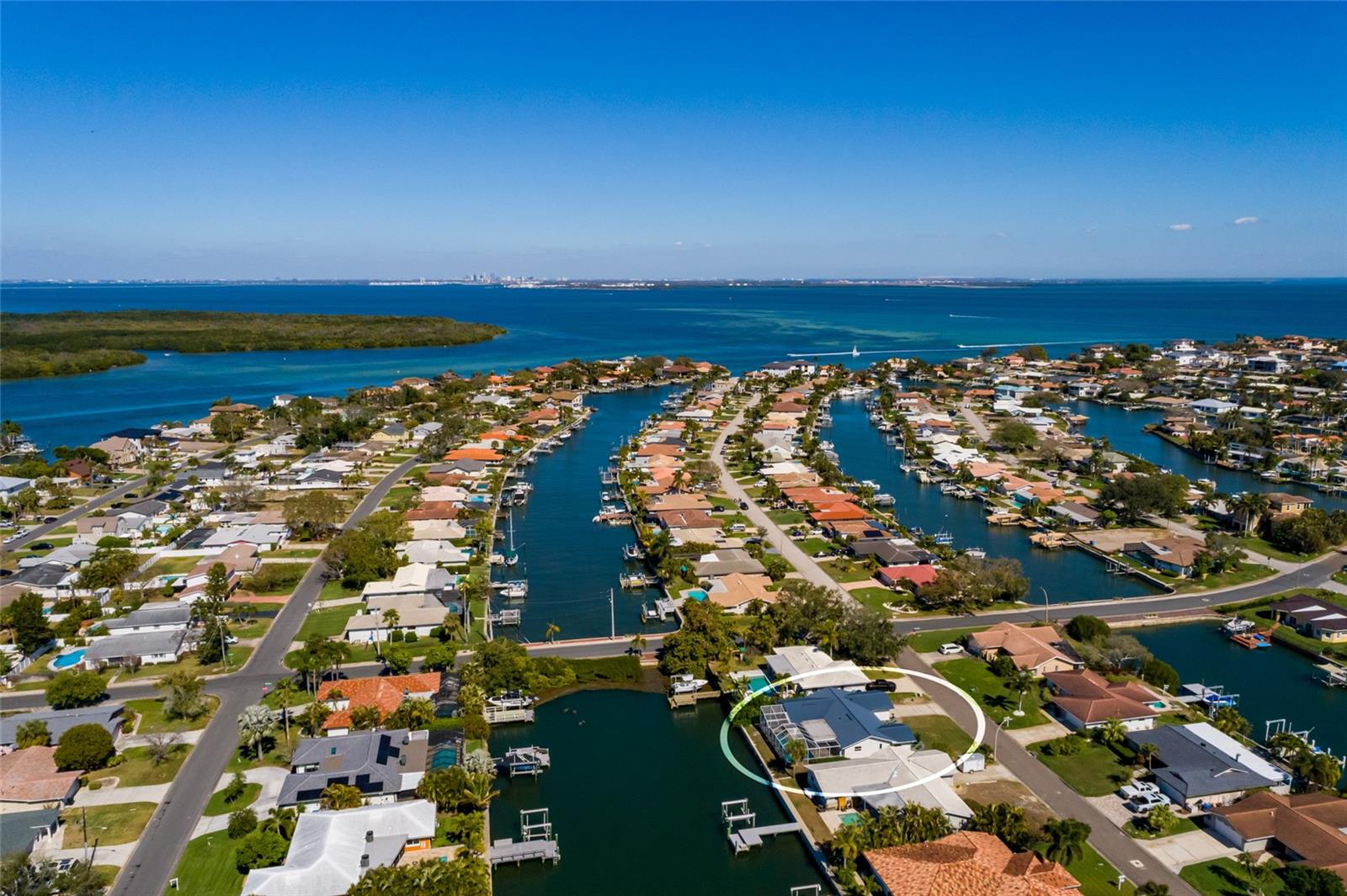 Listing photo id 4 for 1985 Michigan Avenue Ne