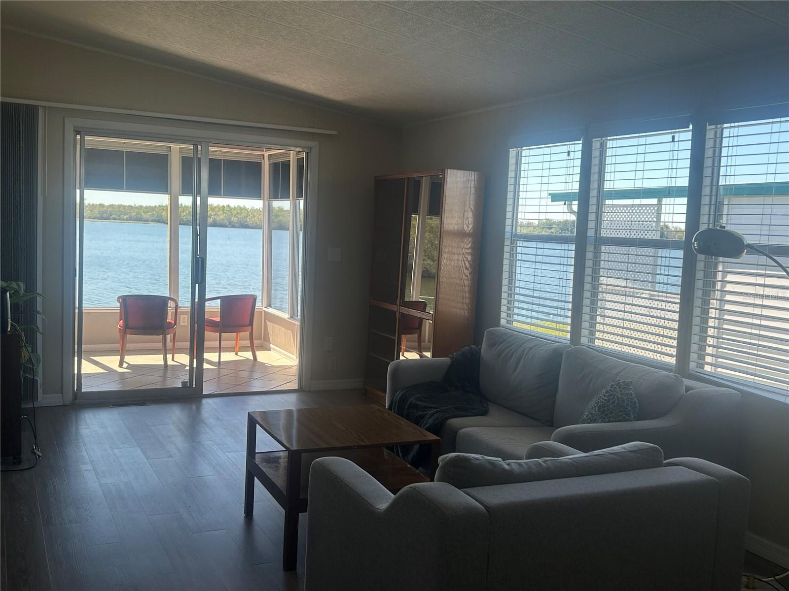 Image 14 of 64 For 3852 Bywater Drive