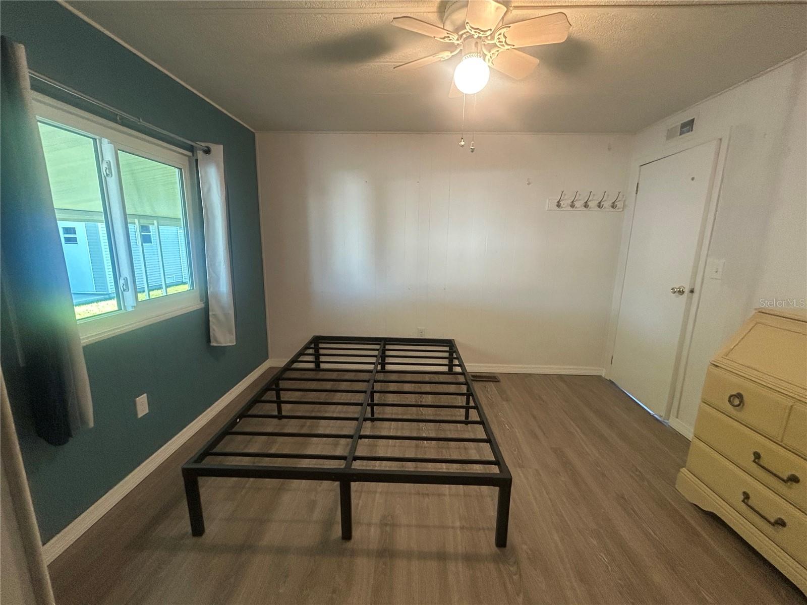 Image 27 of 64 For 3852 Bywater Drive