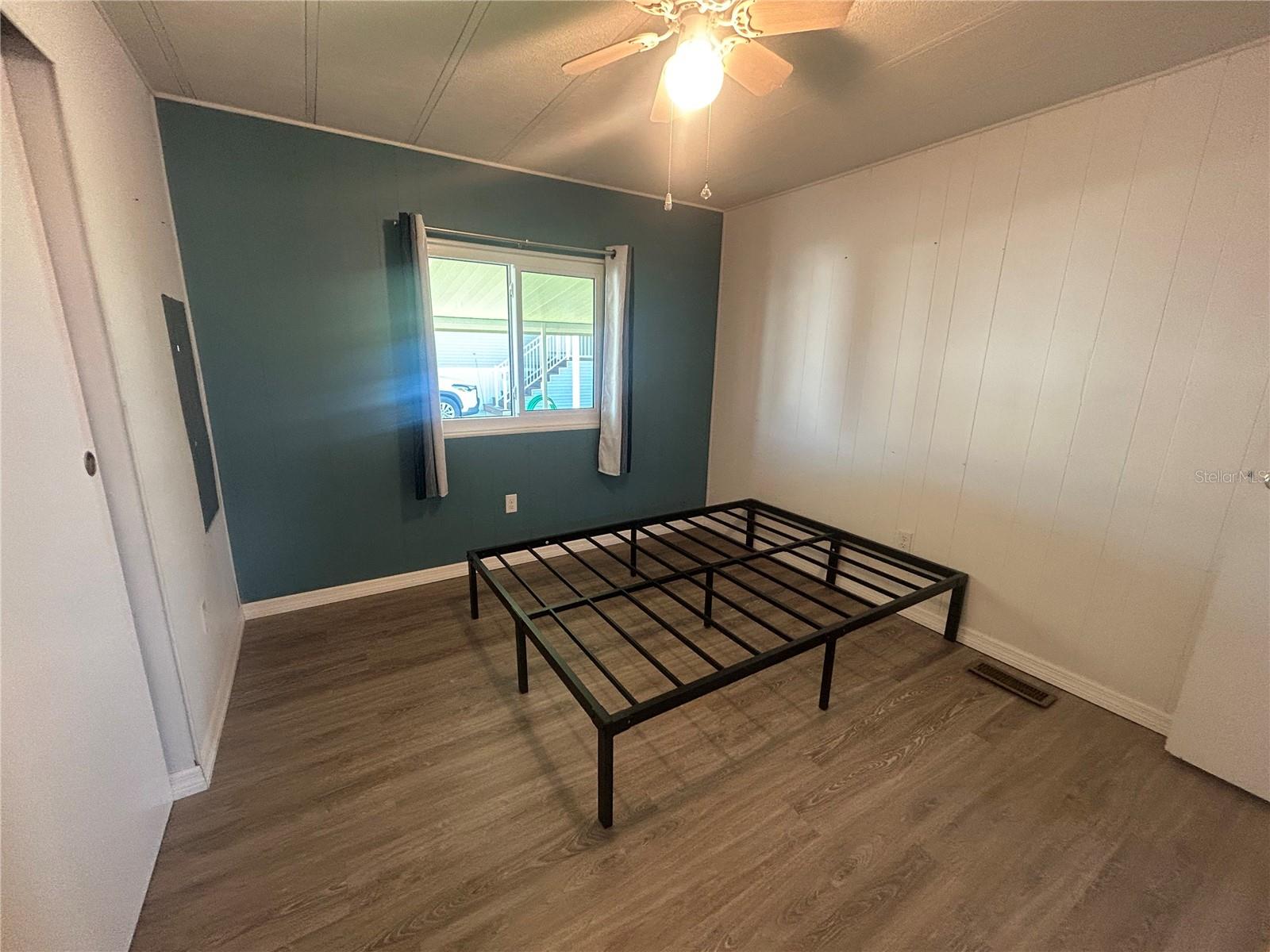 Image 28 of 64 For 3852 Bywater Drive