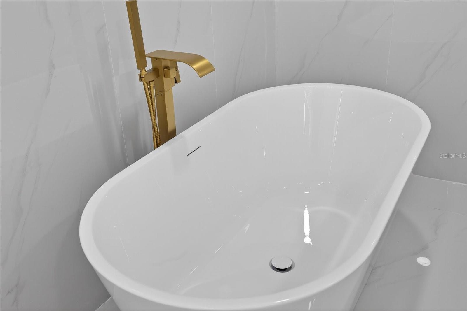 Image 15 of 65 For 8940 Wicker Lane