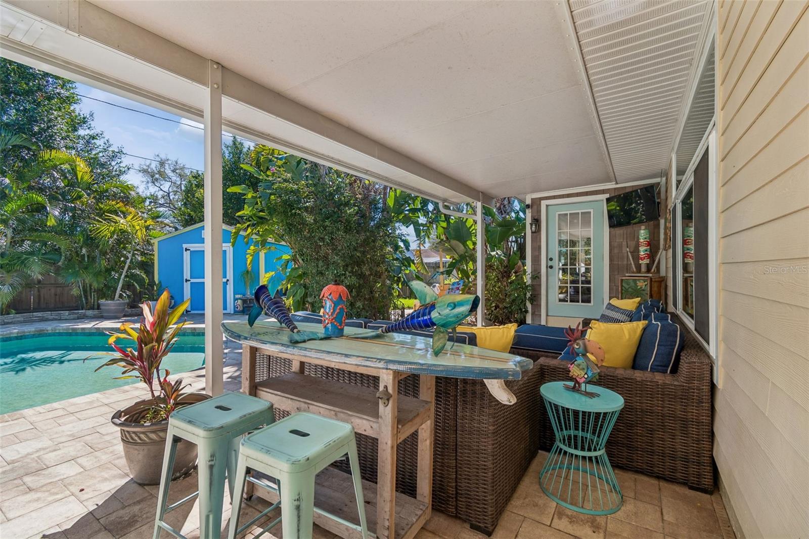 Listing photo id 16 for 1567 Bonair Street