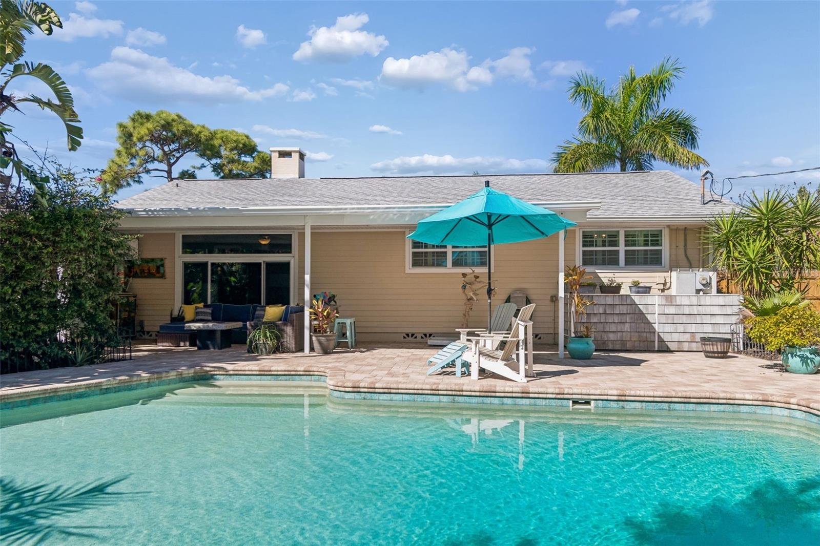 Listing photo id 19 for 1567 Bonair Street