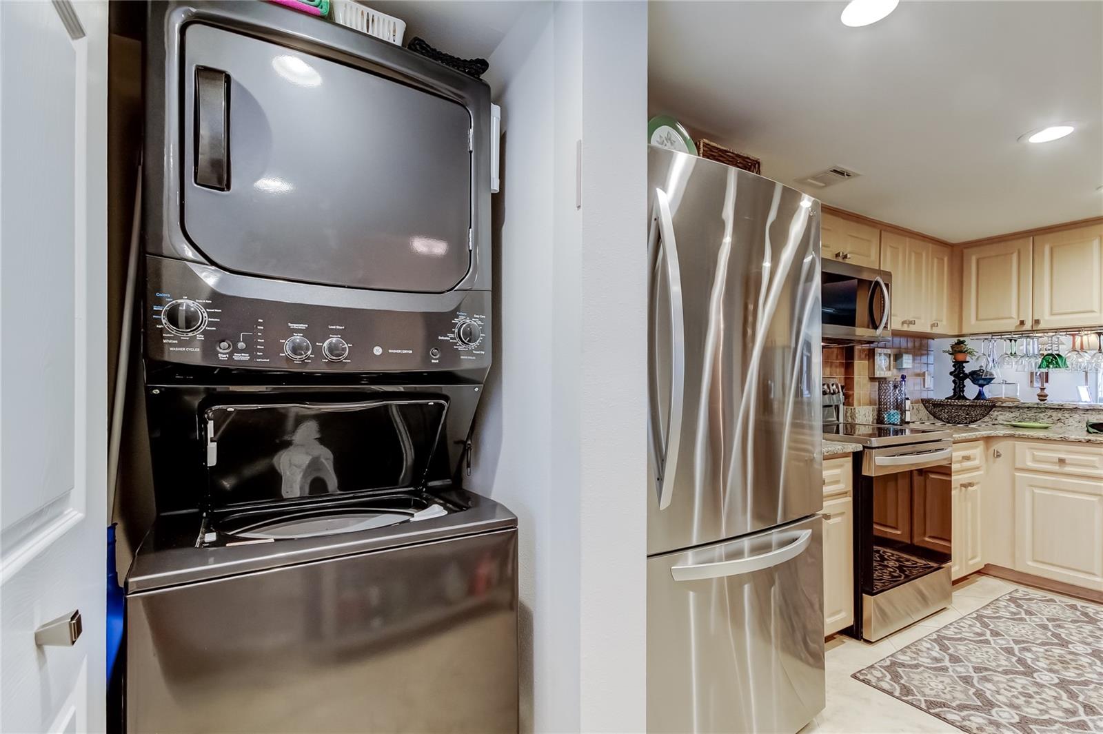 Image 12 of 44 For 650 Island Way 206