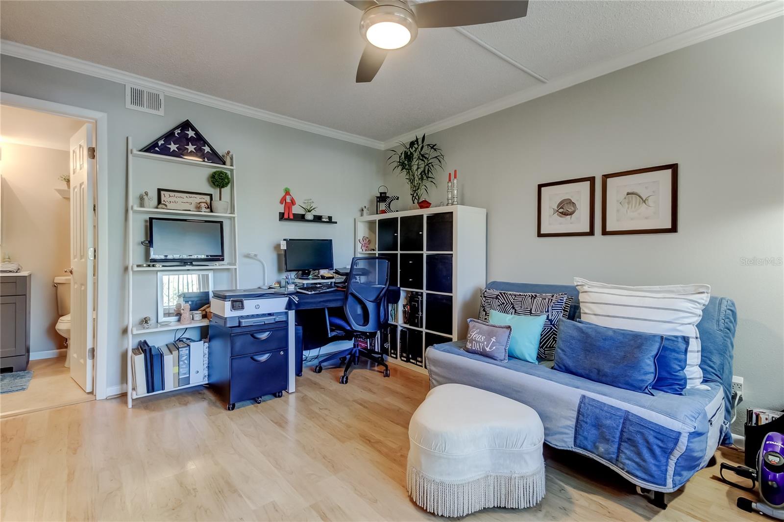 Image 15 of 44 For 650 Island Way 206