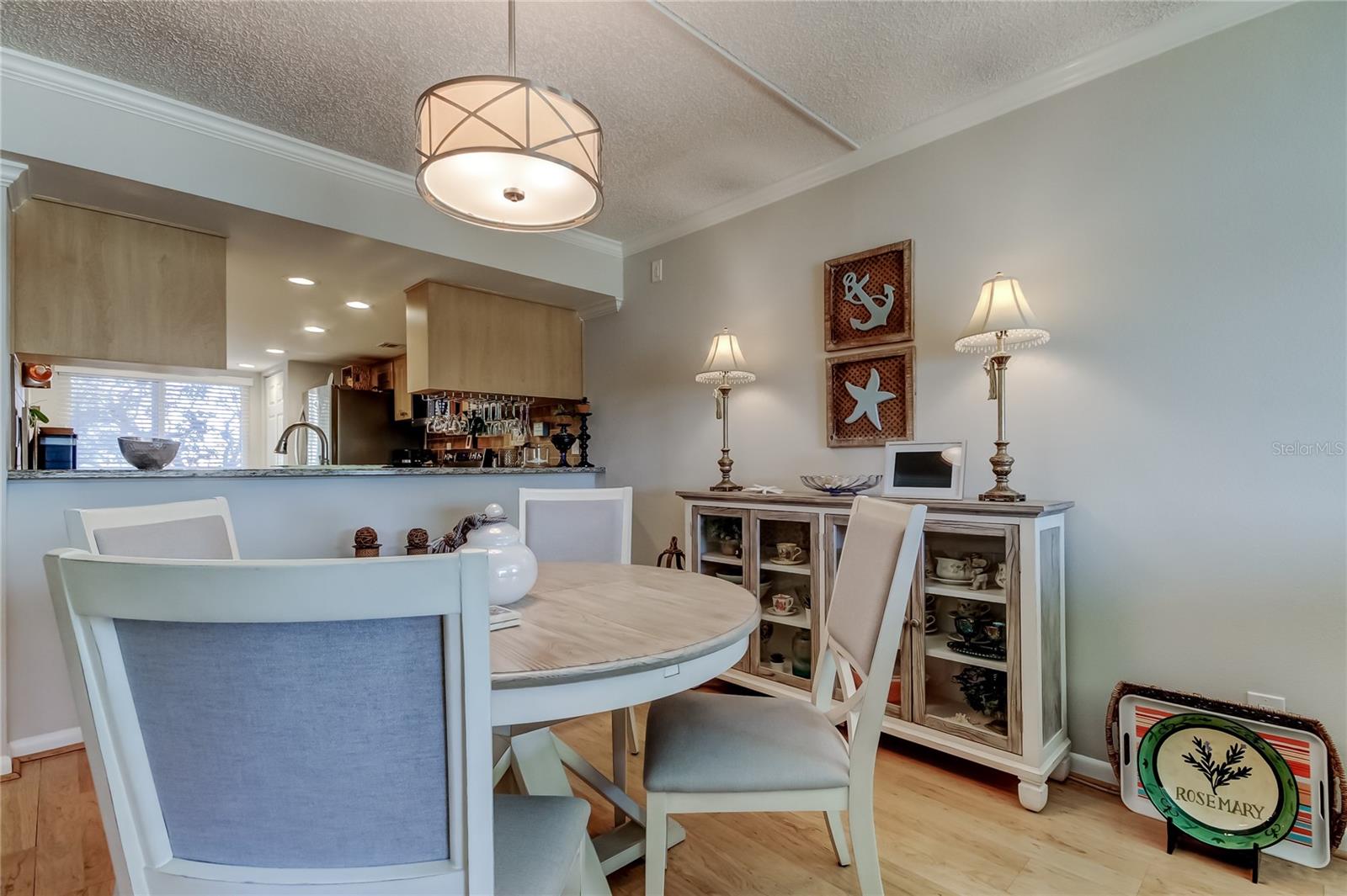 Image 19 of 44 For 650 Island Way 206