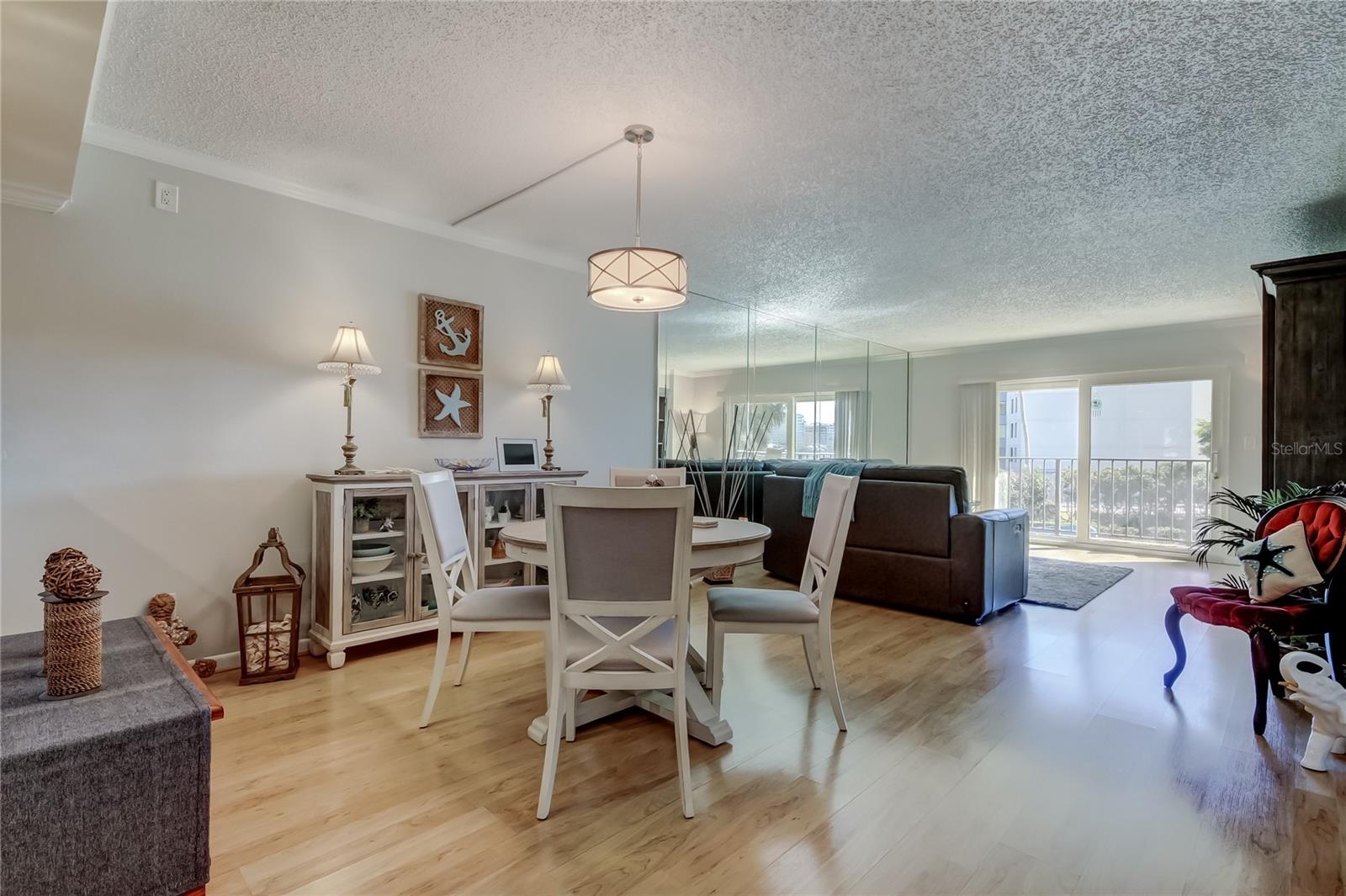 Image 20 of 44 For 650 Island Way 206